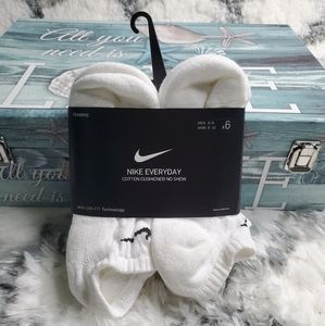 Nike women socks cotton cushioned no show